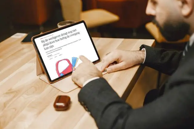Artikel NRC op tablet