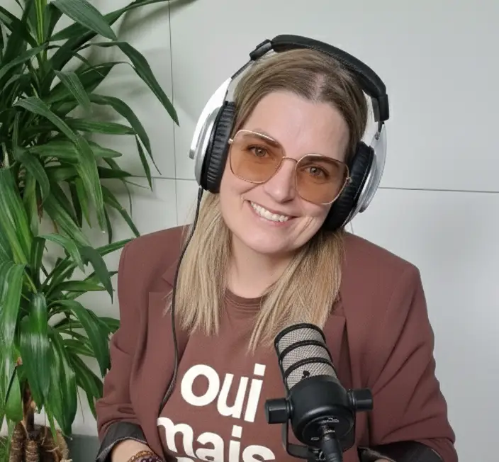 Tanja Knippers tijdens een podcast