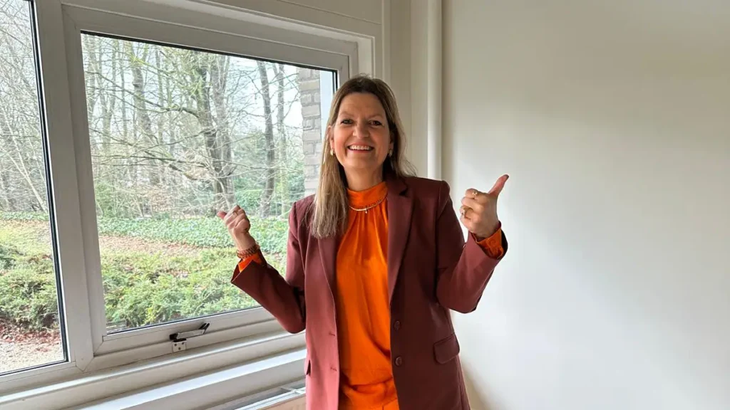Eigenaar Tanja Knippers in de nieuwe locatie van Vuurvrouw Werkt